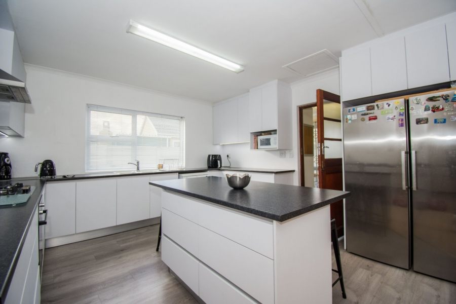 3 Bedroom Property for Sale in Onverwacht Western Cape